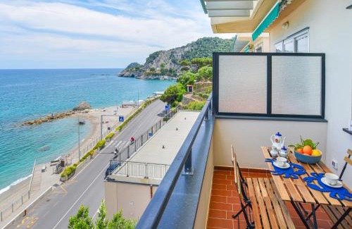 Bergeggi Apartment | La Casa del mare di Ginni e Virgi by Holiday World