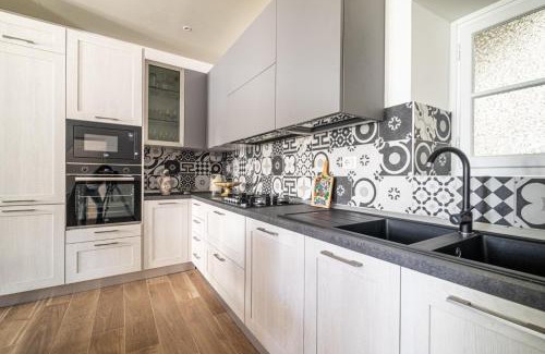 Porciano Apartment | La casa del pittore Squillantini suite