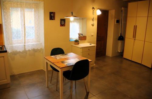 Giucano Apartment | La Casa del Sole a Cosy Nest in Lunigiana, Tuscany