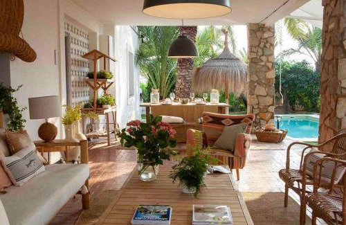 Algoda House | La Casa del Zurdo, oasis de palmeras en Alicante con piscina