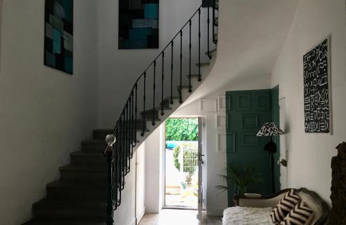 Montredon-des-Corbieres Bed & Breakfast | La Casa Deva - Maison d Artistes