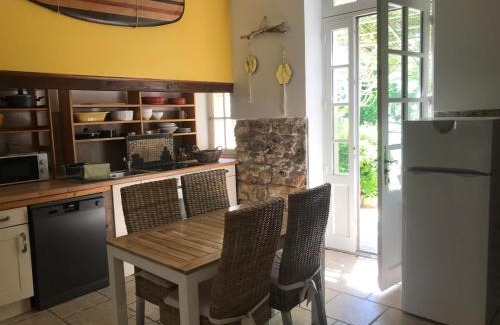 Montredon-des-Corbieres Bed & Breakfast | La Casa Deva - Maison d Artistes