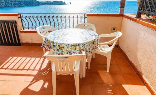 Giglio Campese Apartment | La Casa di Cristian con terrazza vista mare