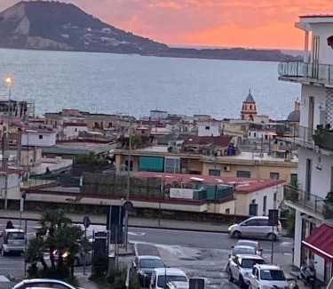 Pozzuoli Apartment | La Casa di Giù