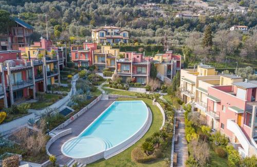 Toscolano Maderno Apartment | La Casa di Gioia - shared pool & view - Happy Rentals