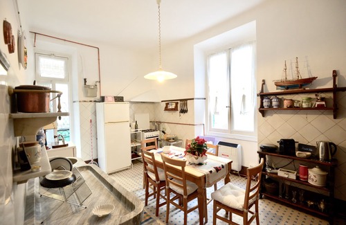 Castelletto Apartment | "La Casa di Lella" Elegant apartment in the center
