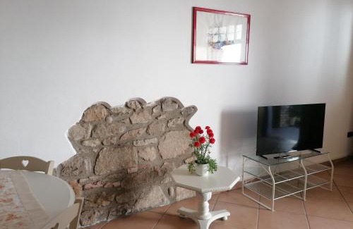 Cisano Apartment | LA CASA DI MARZIA