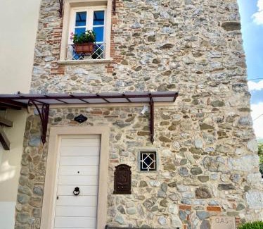 Camaiore House | - La Casa di Rosi- Versilia & Free Parking-