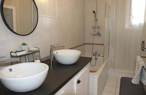 Thuir House | La Casa Felice