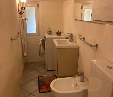 Colle di Val d'Elsa Apartment | La casa gialla