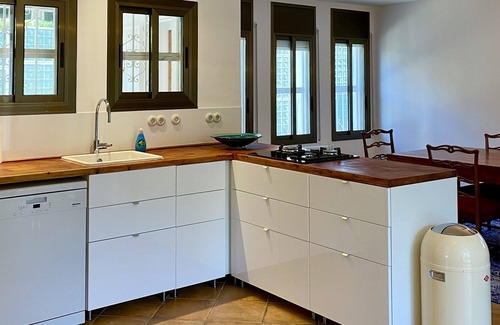 Creixell House | La Casa Grande - a home away from home on the beautiful Costa Dorada!