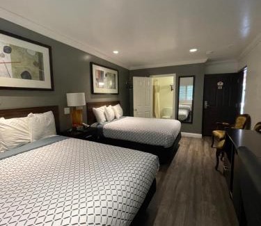 Lamanda Park Hotel | La Casa Inn