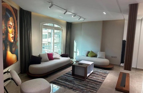 Al Duqqi Apartment | La Casa Luxurious Smart Home