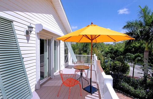 Fort Myers Beach House | La Casa On Mango, heated pool - 5 min walk to the Beach