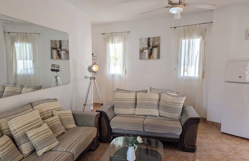La Parata Apartment | La Casa Redonda lovely 3 bed penthouse withn sea views - a short walk to beach