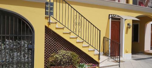 Monserrato Apartment | LA CASA ROSA - GRAZIOSO BIVANO CON POSTO AUTO