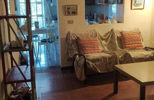 Lingueglietta Apartment | La casa rosa