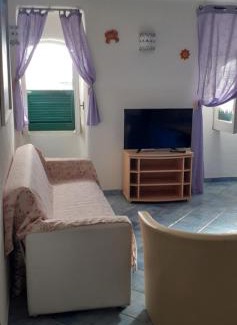 Sant'Angelo Apartment | La casa Viola