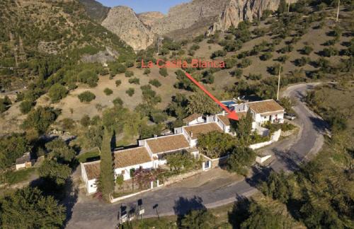 El Chorro House | La Casita Blanca- La Almona Chica