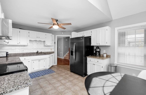 Cary House | La Casita Cary- Home Away from home