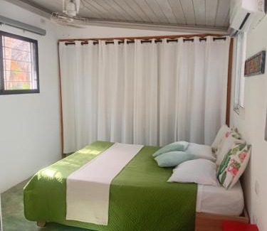 La Iglesia Apartment | La casita chambre individuelle