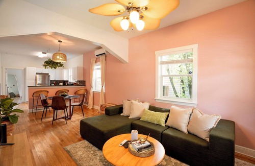 East Tampa House | -La Casita de Belen-Bungalow in Ybor City!1Mile
