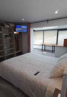 Behobie Bed & Breakfast | La Casita de Rose au calme proche plage d'Hendaye - 26 m2 Bien équipé Parking privé Jardin