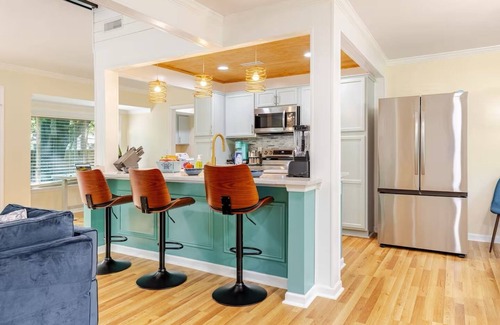 West Ashley House | La Casita, La Casita| Cozy Retreat Close to Downtown