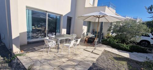 Sete Villa | LA CATALANE, Villa Contemporaine en Bord de Mer et Climatisée