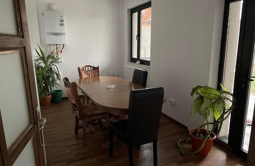 Mischii House | La Catalin