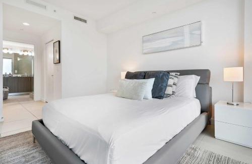 Doral House | La Central- CityPlace Doral and across from a Park