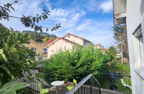 Lons-le-Saunier Apartment | La chambre de Sophie Studio with garage in quiet location near town center