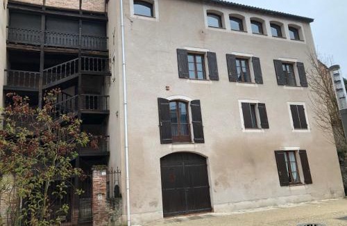Cahors Old Town Apartment | La Chantrerie Saint Priest