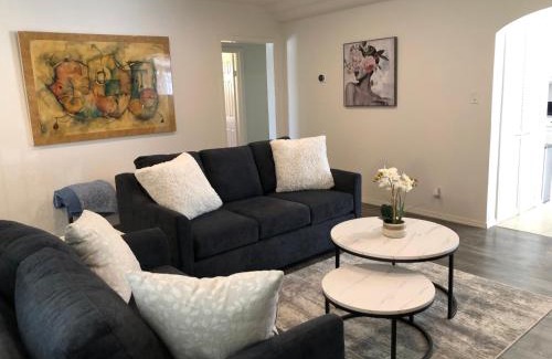 North Hollywood House | LA Charm