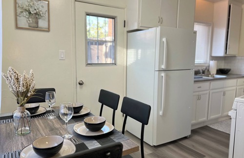 Pacific - Edison House | LA Chic 1BR in Glendale Near Hollywood and Downtown LA