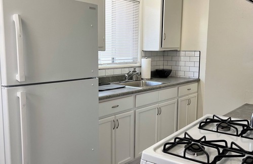 Pacific - Edison House | LA Chic 1BR in Glendale Near Hollywood and Downtown LA