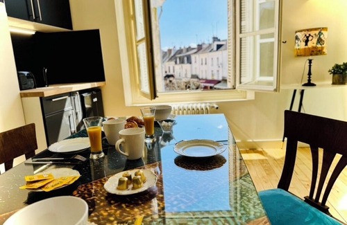 Amboise Apartment | La Chocolaterie, Dream stay, Majestic view of the Chapelle Saint-Hubert