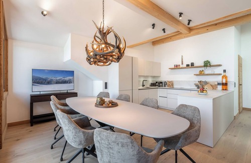Le Bettaix Apartment | La Chouette - Modern Apartment in Les Belleville