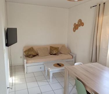 Saint-Saturnin-les-Avignon House | La Cigale d'Avignon