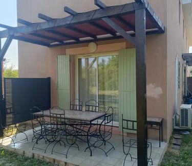 Saint-Saturnin-les-Avignon House | La Cigale d'Avignon