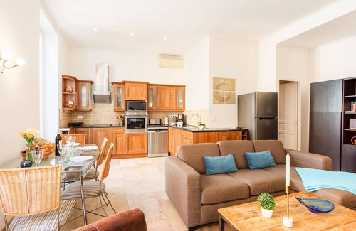 Villefranche-sur-Mer Apartment | LA CITTA VECCHIA AP2021 by RIVIERA HOLIDAY HOMES