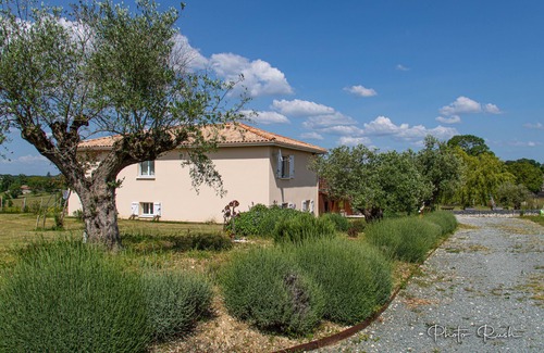 Saint-Meard-de-Gurcon Villa | La Clef des Champs