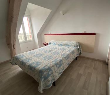 Jugeals-Nazareth Hotel | La Clef des Champs