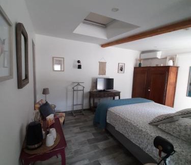 Le Puy-Sainte-Reparade Bed & Breakfast | La Colinière, Chambre d'hôtes