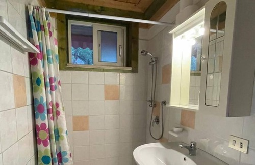 Sarzana House | La Collina Bungalow