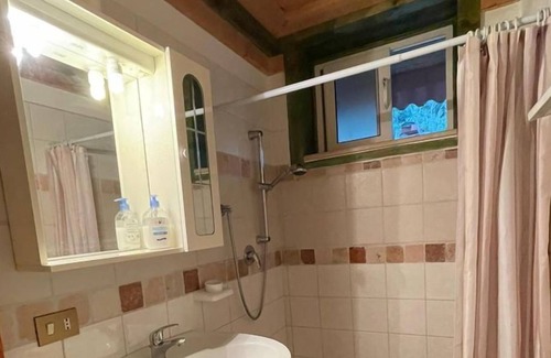 Sarzana House | La Collina Bungalow
