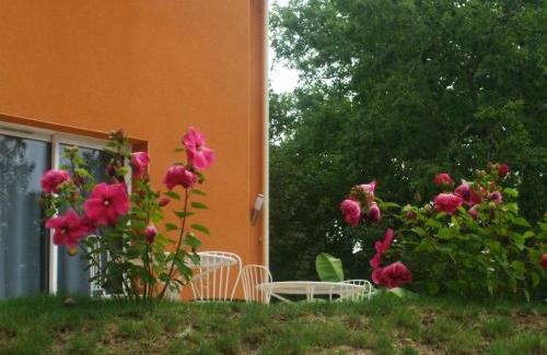 Saint-Andre-dAllas Bed & Breakfast | La Colline des Endrevies
