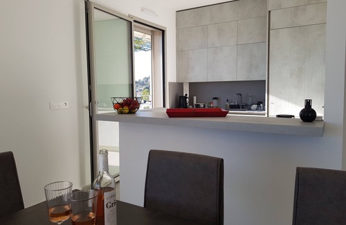 Falicon Apartment | La Consolate: 5* apartment, 90m2 terrace, panoramic sea view, private Jacuzzi