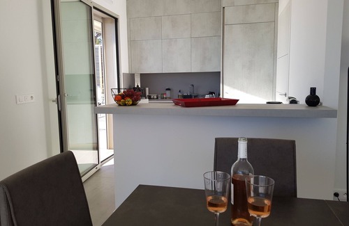 Falicon Apartment | La Consolate: 5* apartment, 90m2 terrace, panoramic sea view, private Jacuzzi
