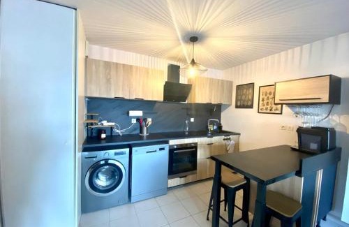 Poitiers Apartment | La Coquille: bright, cozy, 3 min from Parc Expo